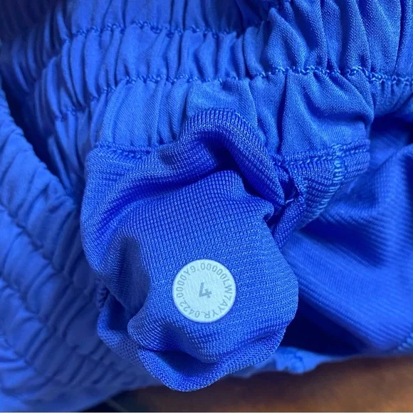 Lululemon Hotty Hot High-Rise Lined Short 2.5" Blue - Picture 5 of 6